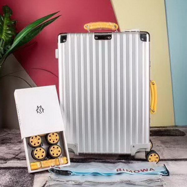 商品Alt模板：日默瓦/Rimowa 旅行箱，全​铝​镁‎合金，经典款​的新版‎本，彩色皮质把手，购买就送透明套，4个轮子，2个手把，绑带，想怎么换就怎么换，永远是街头机场最靓的你 - xtest
