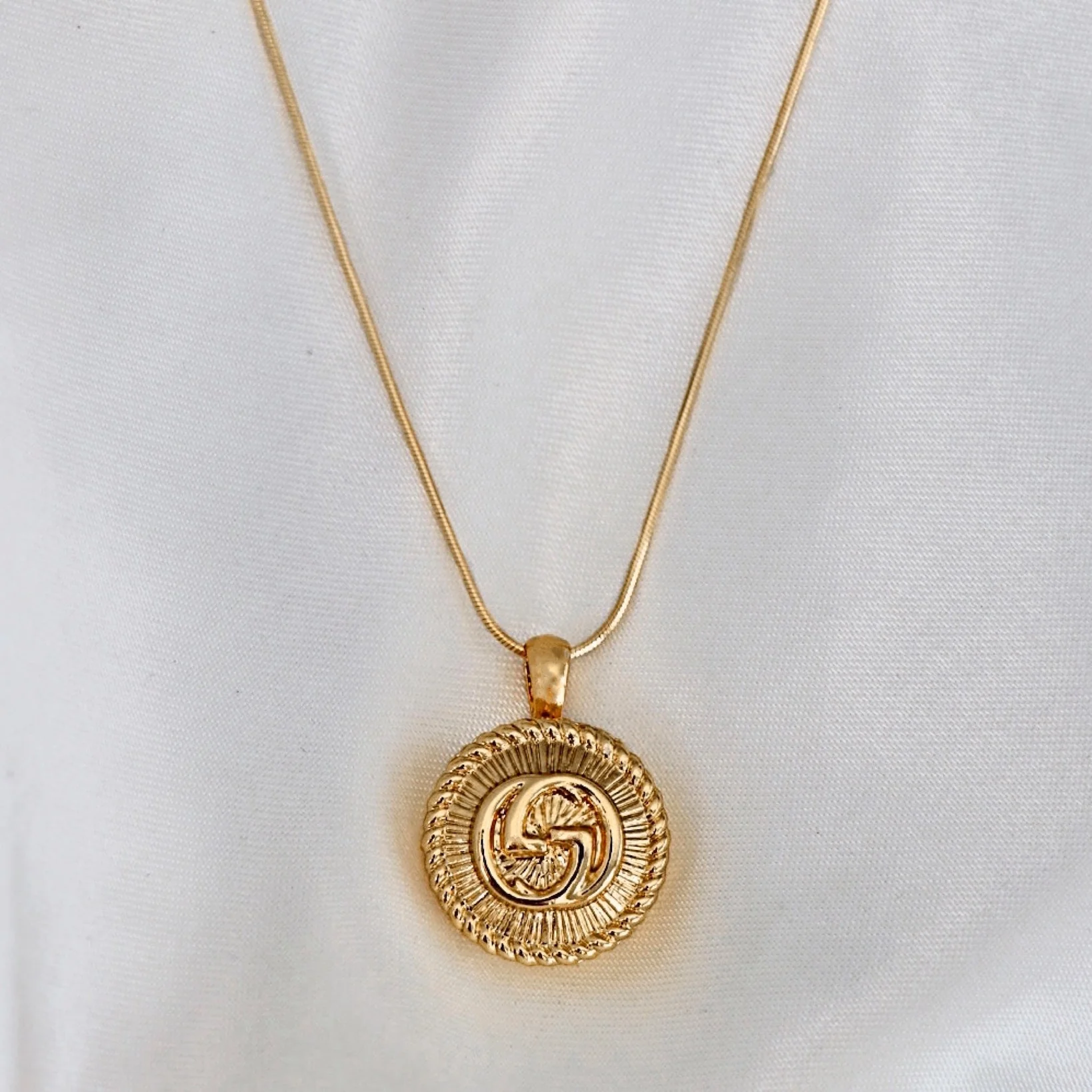 商品Alt模板：GG Gold Button Necklace - xtest